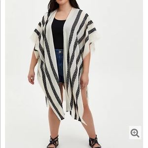 Torrid ruana/shall